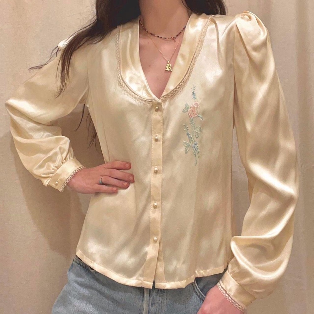 Vintage 1970s deadstock Gunne Sax ivory satin and lace embroidered blouse
